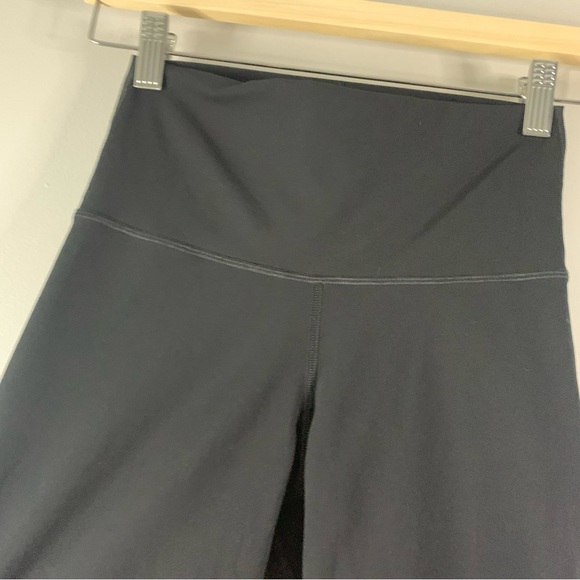 Everlane Womens ReNew The Perform Bike Shorts Size Small S High Rise Athletic - Picture 3 of 9